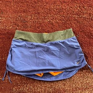Nike run skort size medium